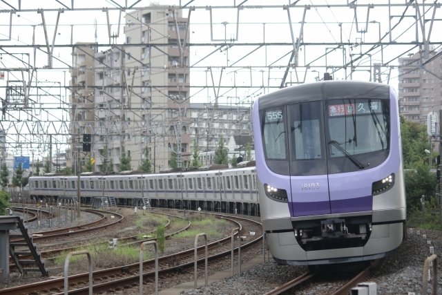 半蔵門線の電車