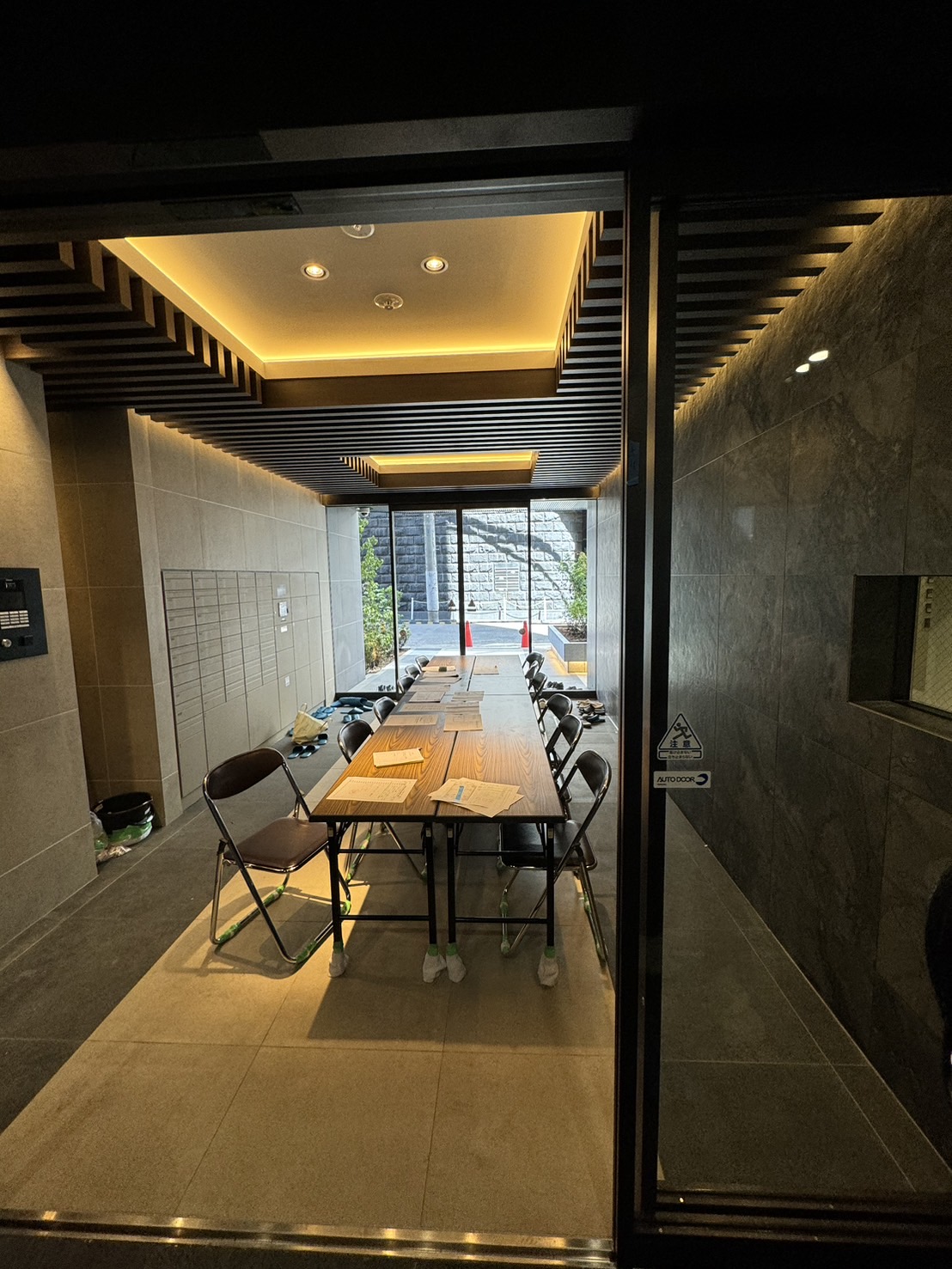 エントランスアプローチの写真